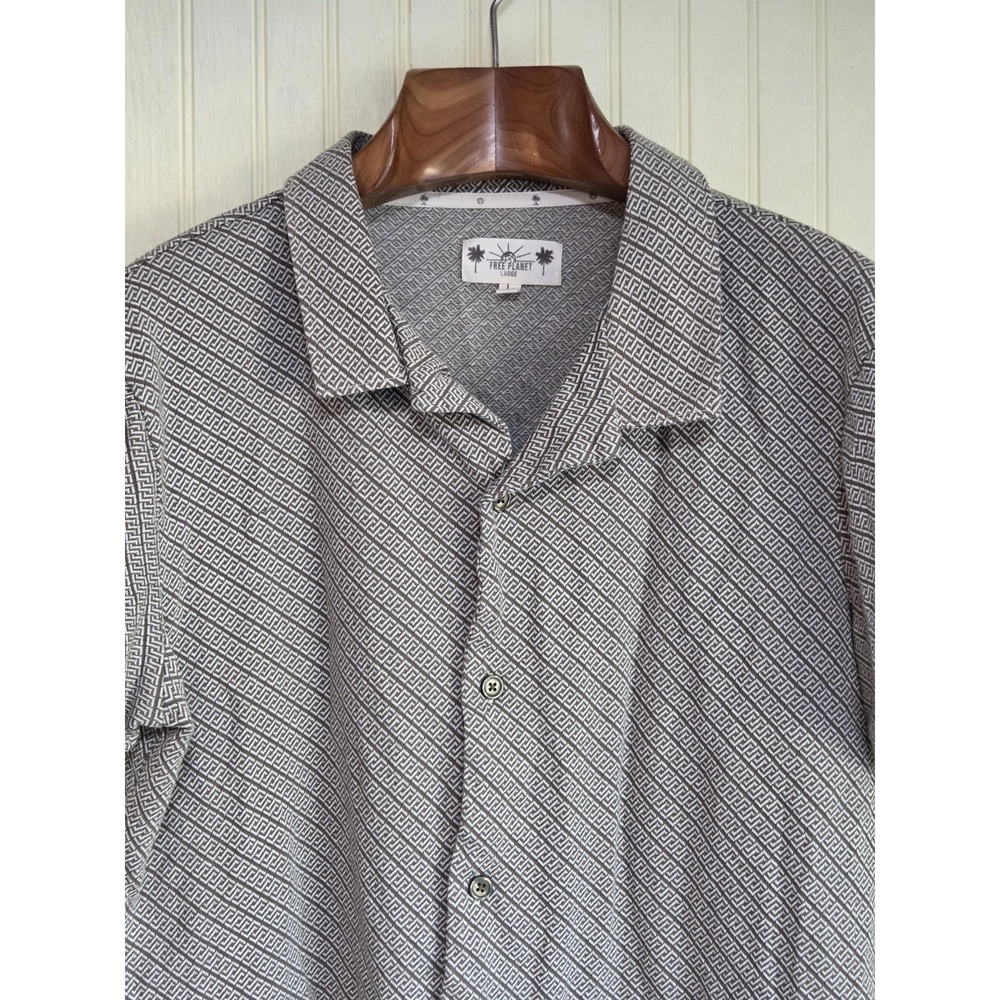Free Planet Shirt Mens Large Gray Geometric Short‎ Sleeve Button Front Casual